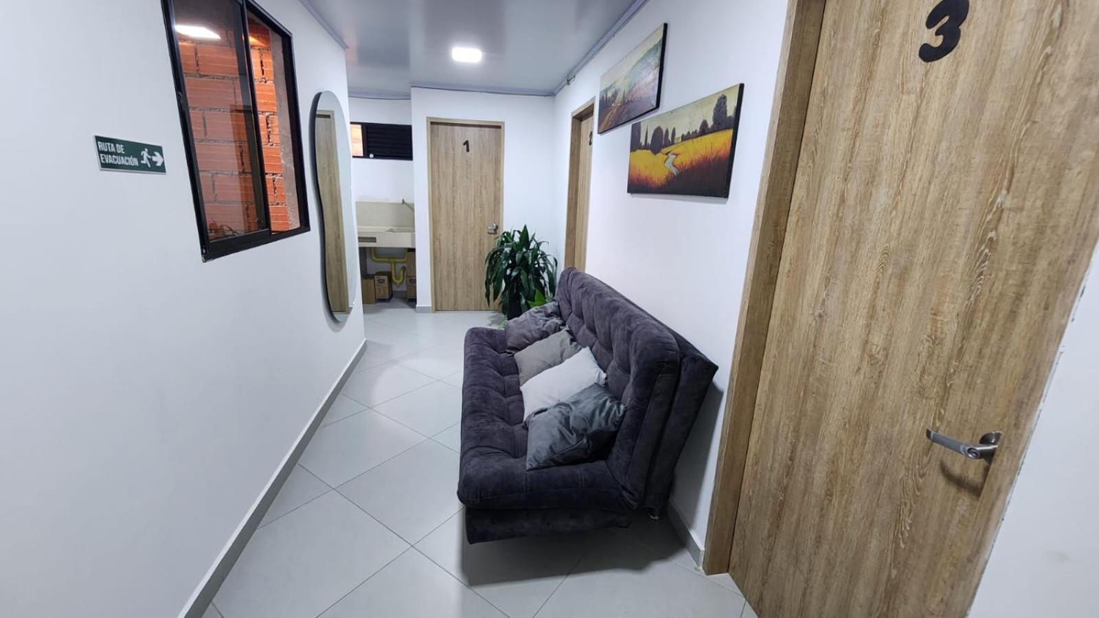 Hotel Medellin Calasanz Eksteriør bilde