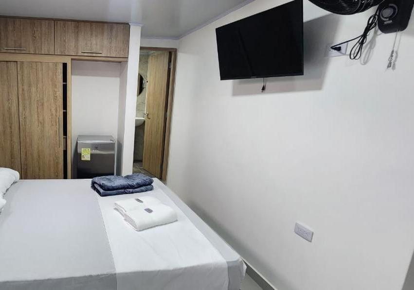 Hotel Medellin Calasanz Eksteriør bilde