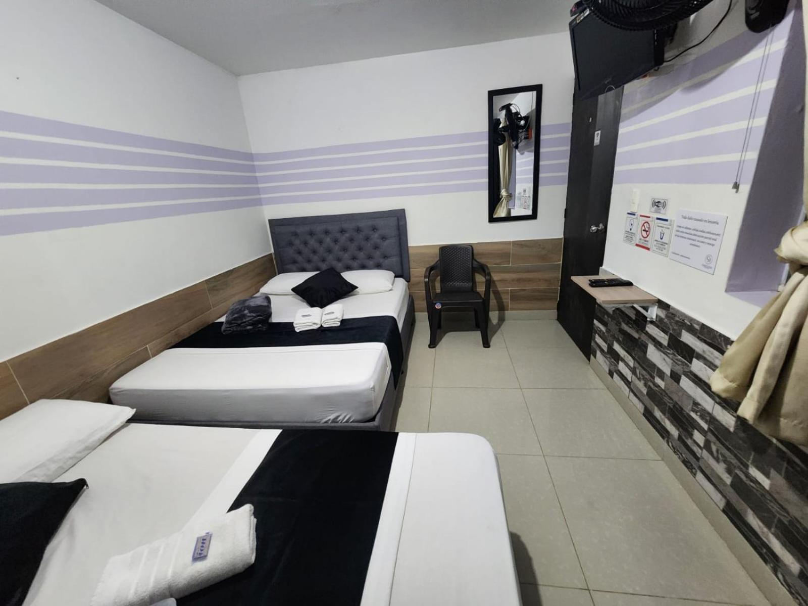 Hotel Medellin Calasanz Eksteriør bilde