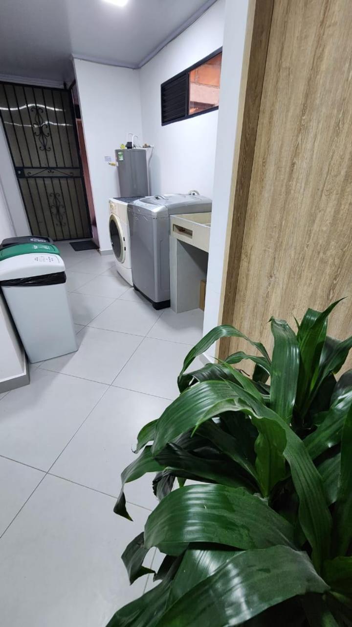 Hotel Medellin Calasanz Eksteriør bilde