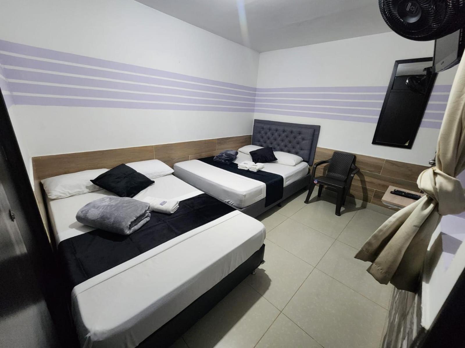 Hotel Medellin Calasanz Eksteriør bilde
