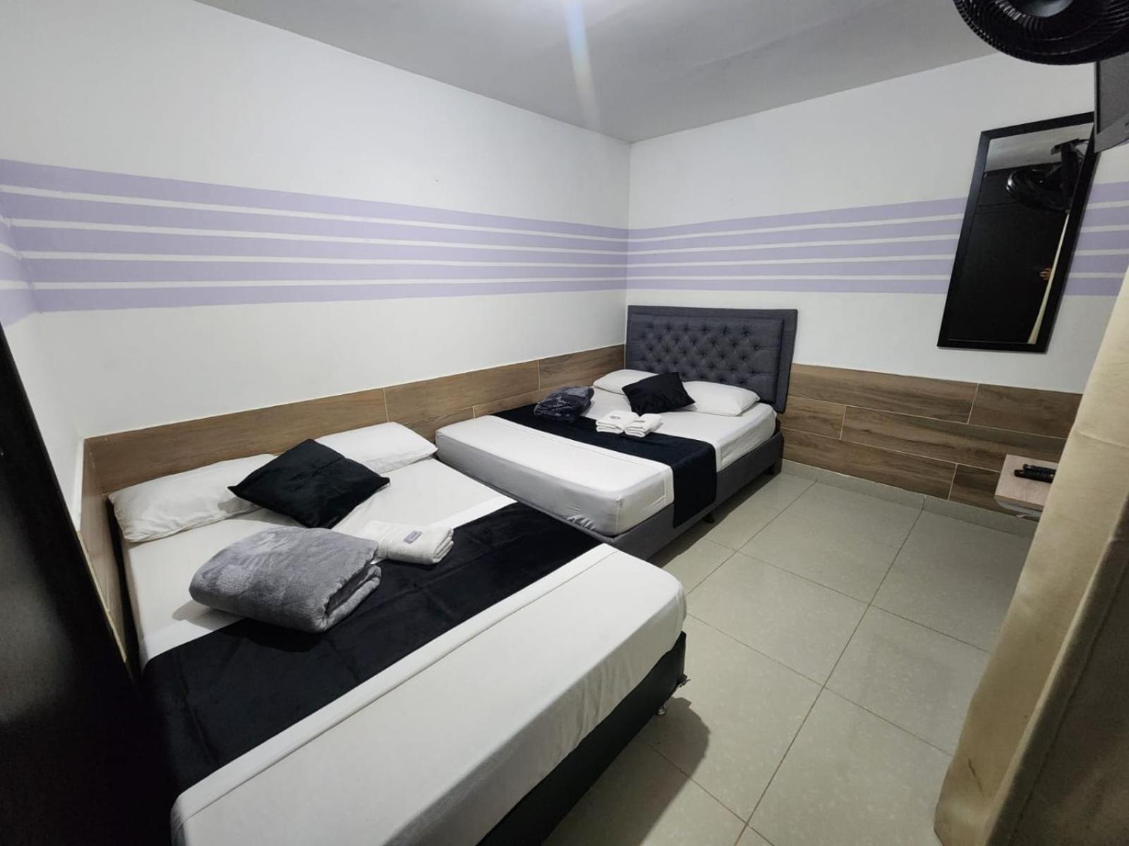 Hotel Medellin Calasanz Eksteriør bilde