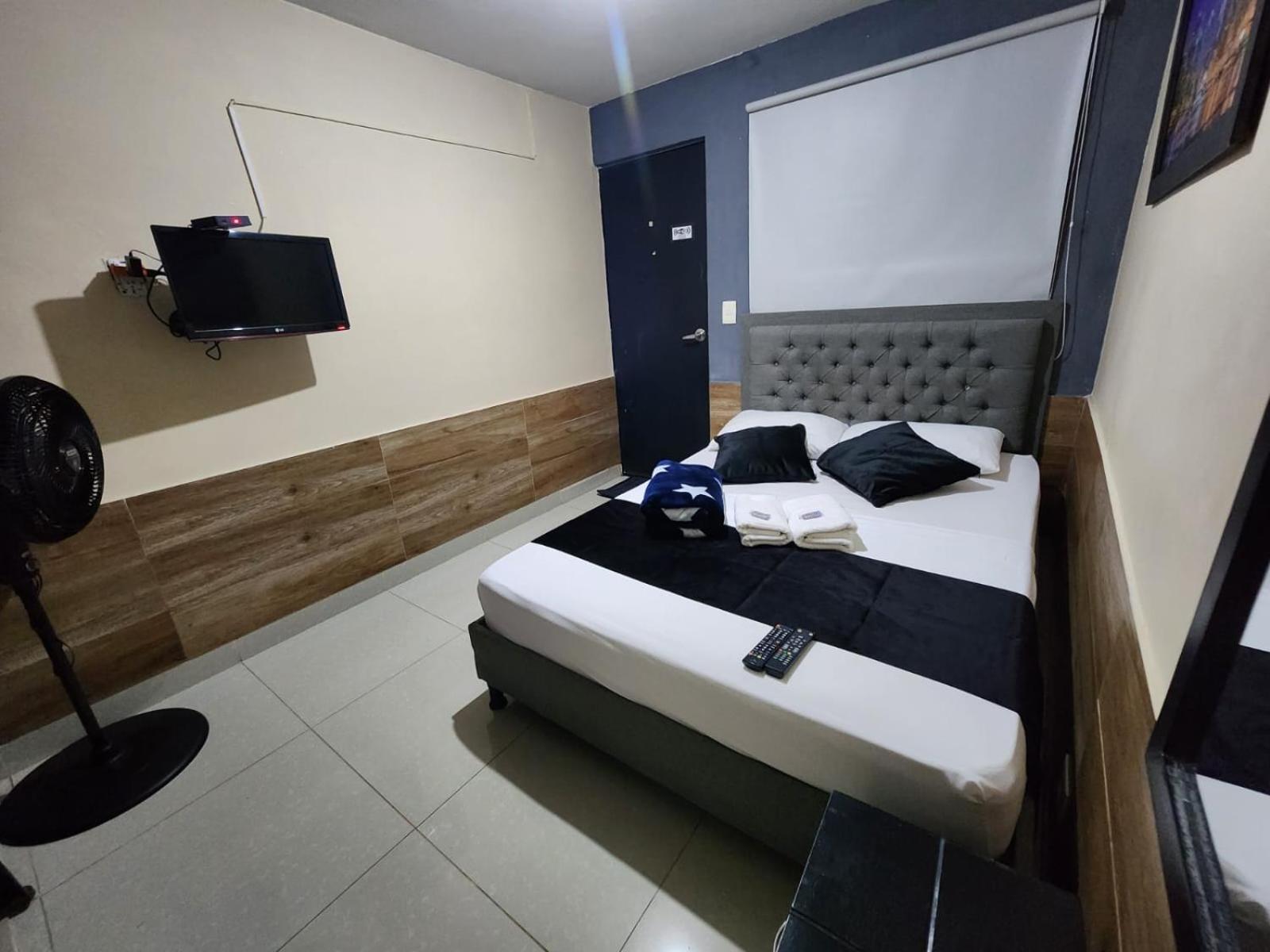 Hotel Medellin Calasanz Eksteriør bilde