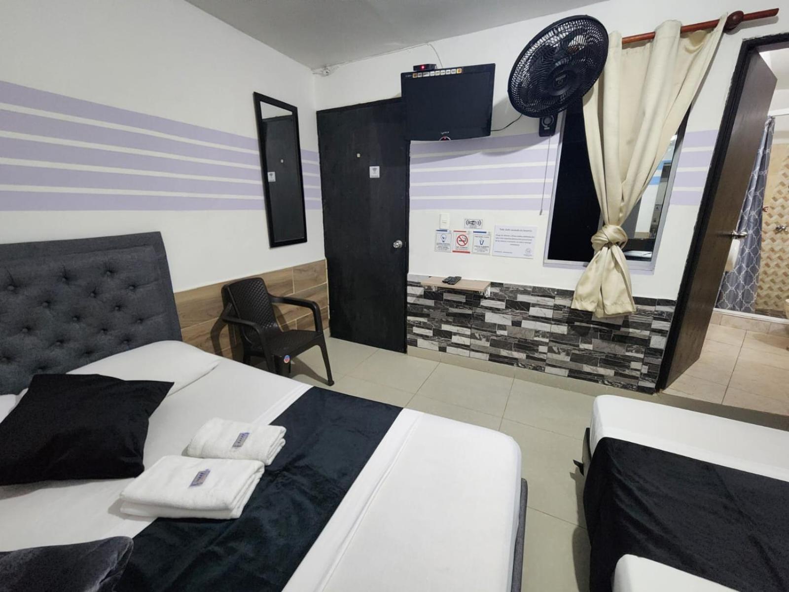 Hotel Medellin Calasanz Eksteriør bilde