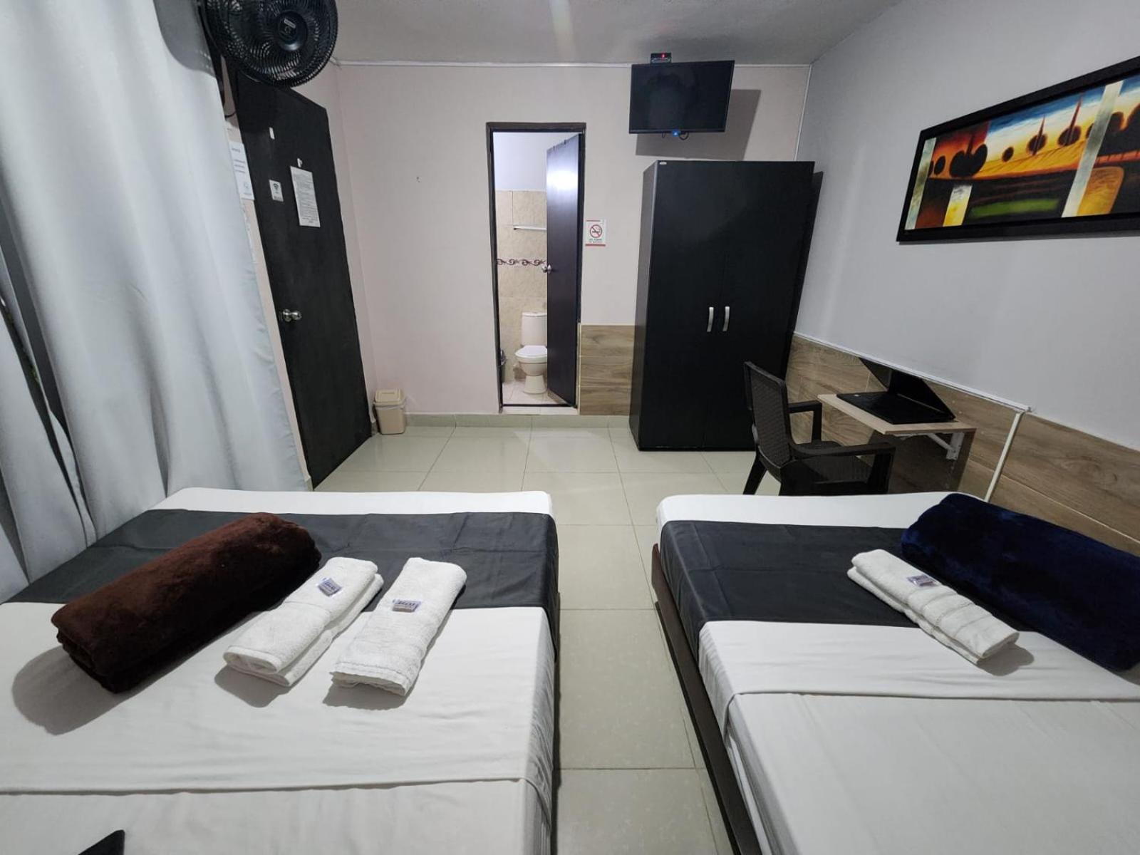 Hotel Medellin Calasanz Eksteriør bilde
