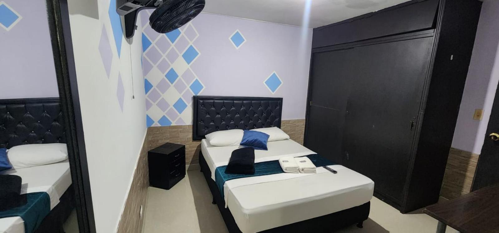 Hotel Medellin Calasanz Eksteriør bilde